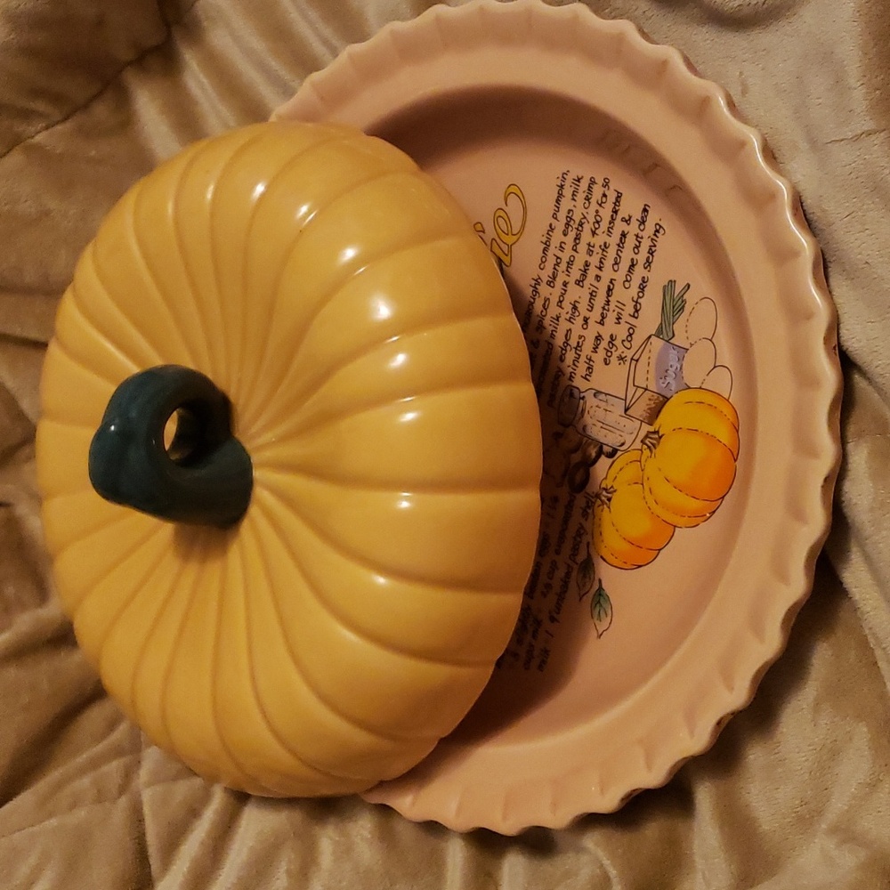 RARE: Vtg Betty Crocker Peach-Colored Pumpkin Pie Plate Dish w/ Lid + Recipe